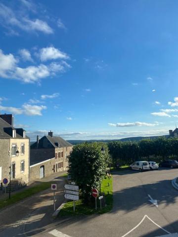 Panorama Sur Le Chateau De Carrouges公寓 外观 照片